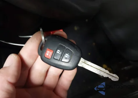 2018 Toyota Highlander Le from USA, damaged, VIN 5TDZARFH1JS034825